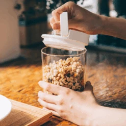 Airtight Canister 10 Airtight Canister -Hario Europe 20200402 TAR 4580web