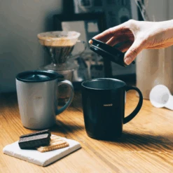 Heat Retention Mug With Lid, 300mL -Hario Europe 20200823 3 web