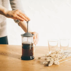 Coffee Press Slim 240mL 11 Coffee Press Slim 240mL -Hario Europe 20201217 TAR 7601