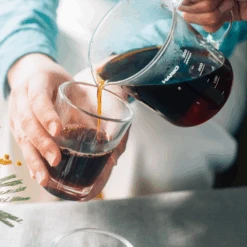 Beaker Server, 300/600mL 12 Beaker Server, 300/600mL -Hario Europe 20210303 TAR 0836web