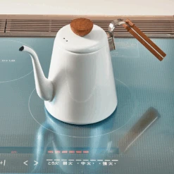 Coffee Pour Over Brewing Kettle Bona, 800mL, White Enamel -Hario Europe BDK 80 W web07