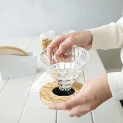 V60 Olive Wood Glass Dripper -Hario Europe DSC08939 rweb