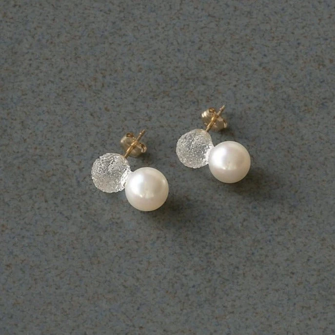 Pearl Series: Snow Pearl Earrings 1 Pearl Series: Snow Pearl Earrings