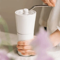 [Simply HARIO Series] Ceramic Coffee Grinder -Hario Europe S CCG 2 W web05