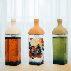 Ka-Ku Cold Brew Tea Bottle, 1,200mL 15 Ka-Ku Cold Brew Tea Bottle, 1,200mL -Hario Europe TAR 3061web