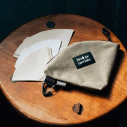 Portable V60 Filter Paper Wallet 13 Portable V60 Filter Paper Wallet -Hario Europe VCFC Web03