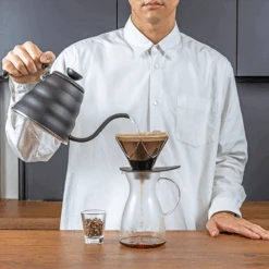 V60 One Pour Dripper MUGEN, 02 Size -Hario Europe VDMU 02 TB 1245web